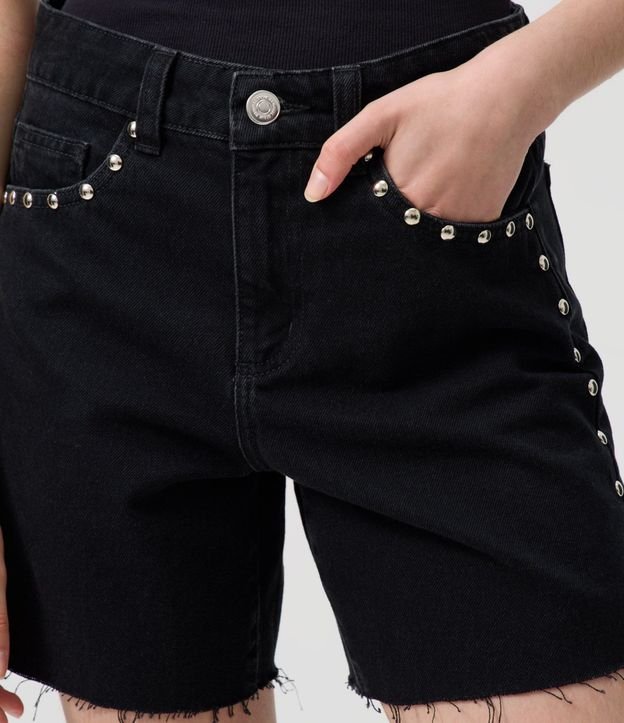 Short Midi en Jeans con Cintura Mediana y Tachuelas 4