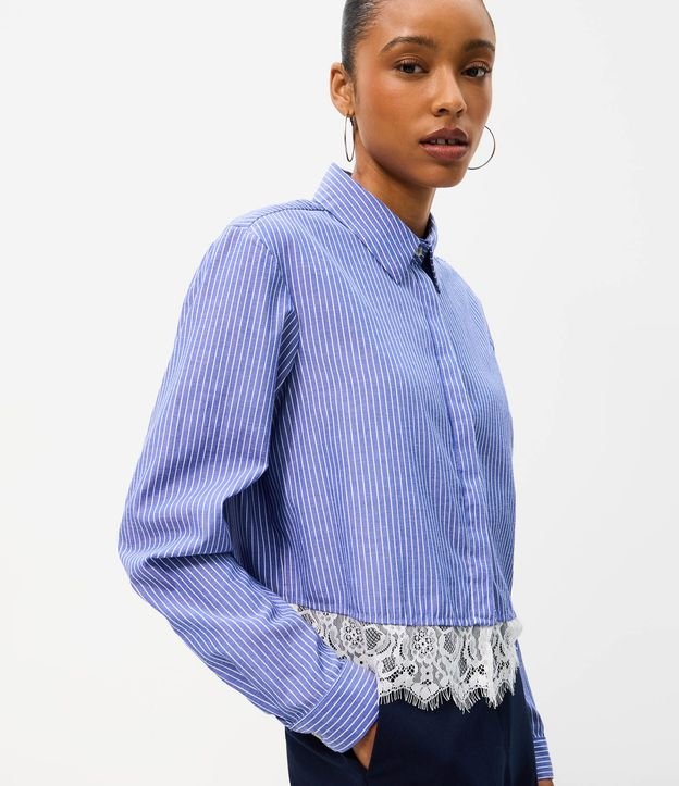Camisa Cropped en Tricolina Raya de tiza con encaje