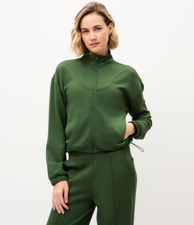 Campera Deportiva en Viscosa con Cuello Alto y Ajuste en el Bajo