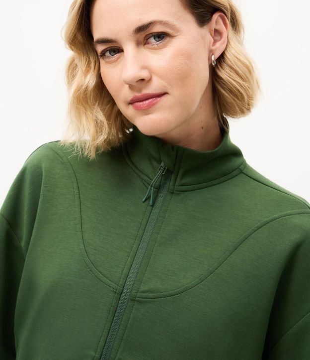 Campera Deportiva en Viscosa con Cuello Alto y Ajuste en el Bajo 3