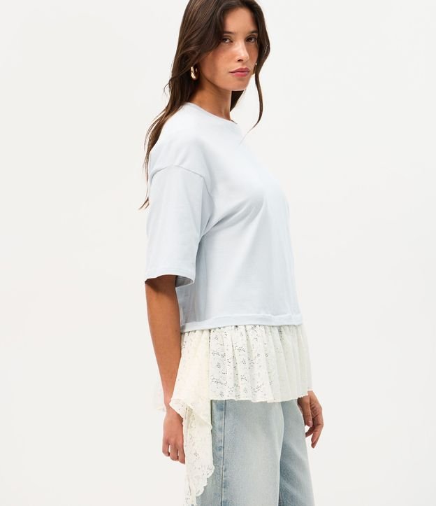 Remera Overboxy en Algodón con Bajo de Encaje