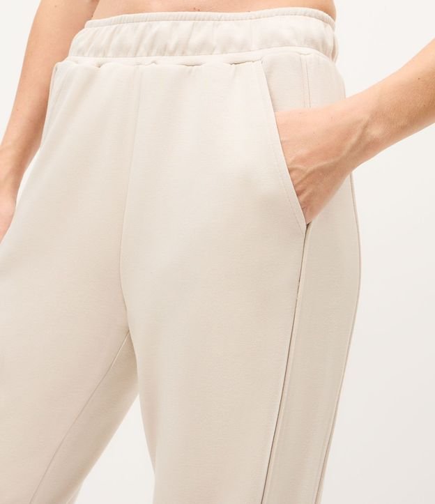 Pantalón Recto Deportivo en Modal con Bolsillos 3
