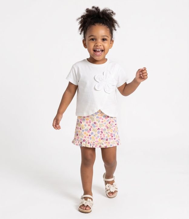 Remera Infantil en Algodón con Flor Aplicada - Talle 1 a 6 años