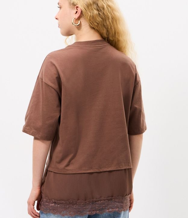 Remera en Algodón con Superposición en Bajo de Encaje y Mangas Amplias 4