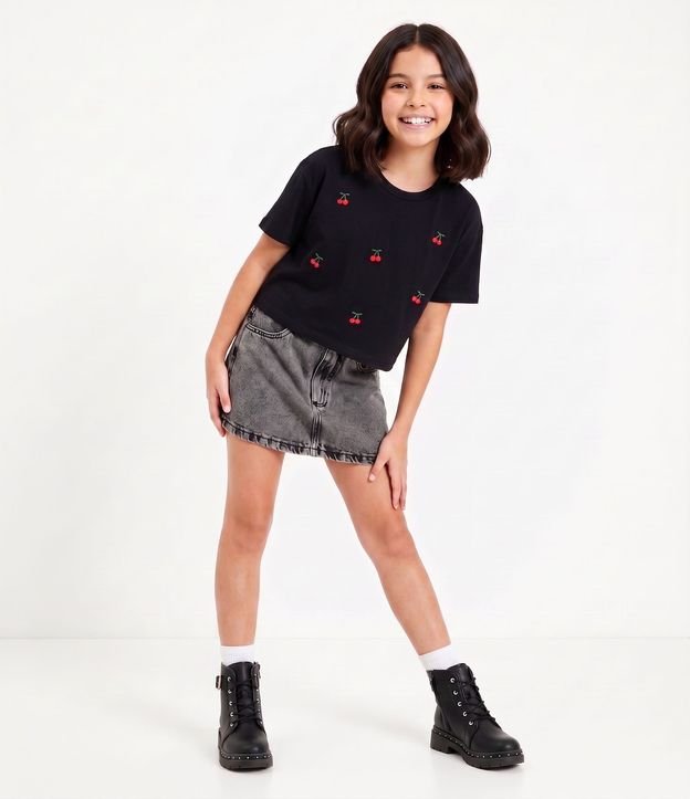 Remera Boxy Infantil en Algodón con Bordado de Cerezas - Talle 5 a 16 años