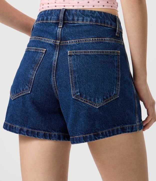 Short Evasê  em Jeans con Adornos de Corazón 4