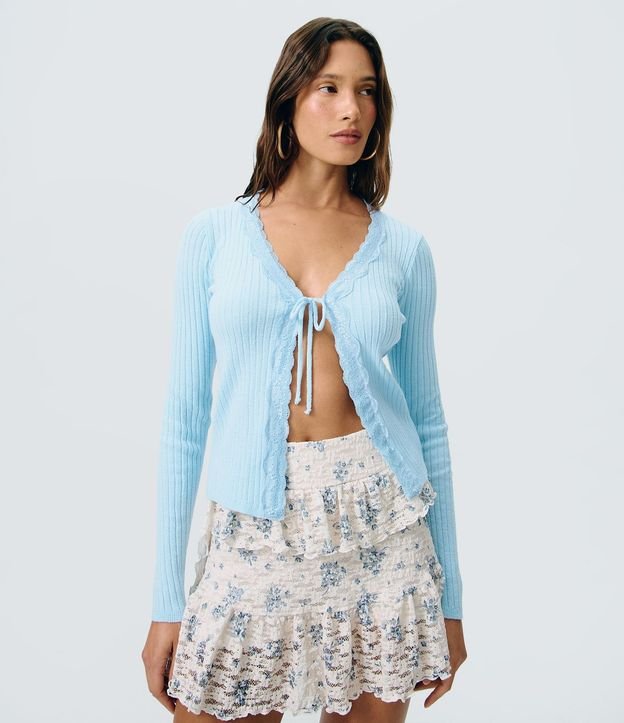 Blusa en Punto Canelado con Detalle en Encaje y Lazo
