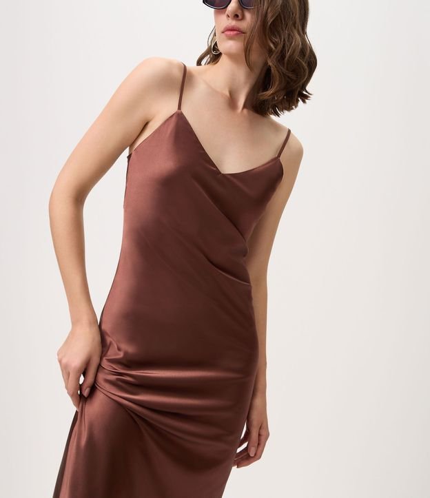 Vestido Slip Satinado con Breteles Finos 3