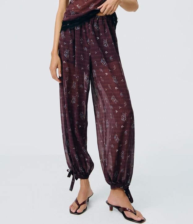 Pantalón en Chiffon con Lazo en el Bajo y Encaje Floral Aplicada 2