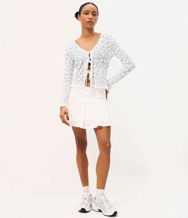 Blusa en Encaje Floral con Amarraciones Delanteros 2