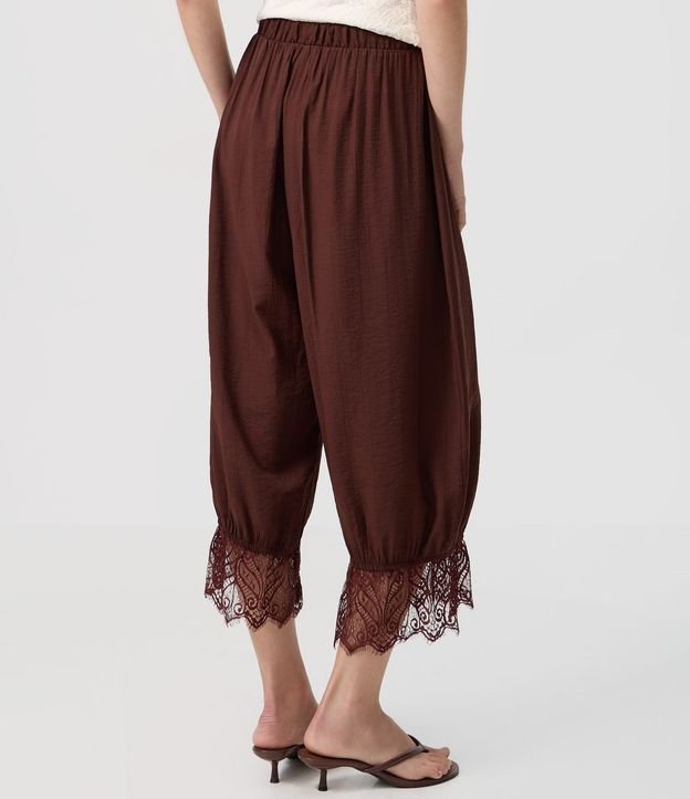 Pantalón Bloomer en Viscosa Crinkle con Bajo Rendada 3