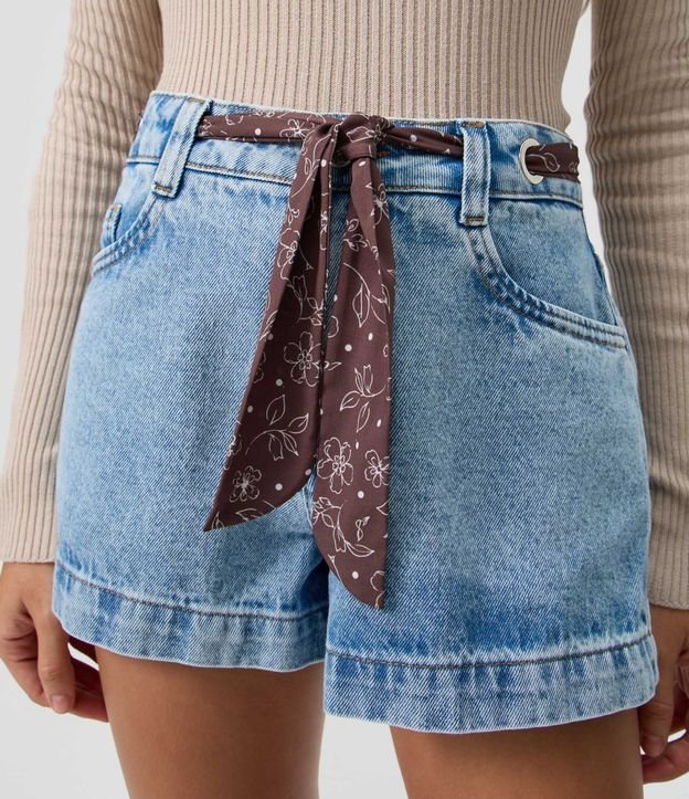 Short en Jeans con Cintura Alta Pañuelo y Ojale 3