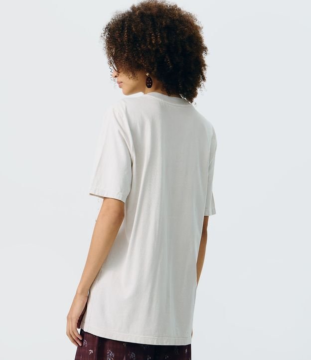Remera Oversized en Algodón con Estampa de Mariposa Marmorizada 4