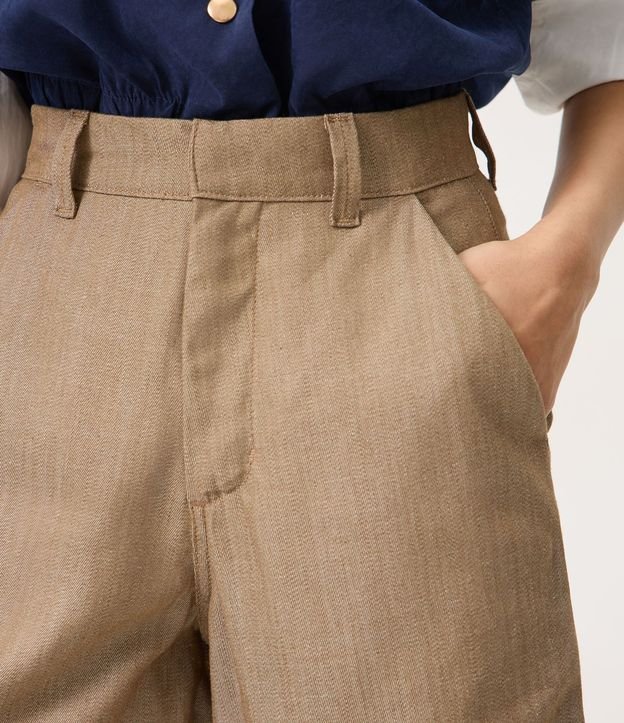 Short Midi  em Jeans Alfaiatado con Fecho de Gancho 4