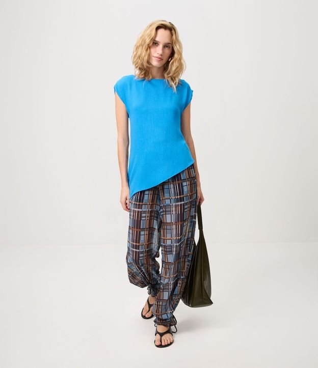 Blusa en Viscosa con Bajo Asimétrica 2
