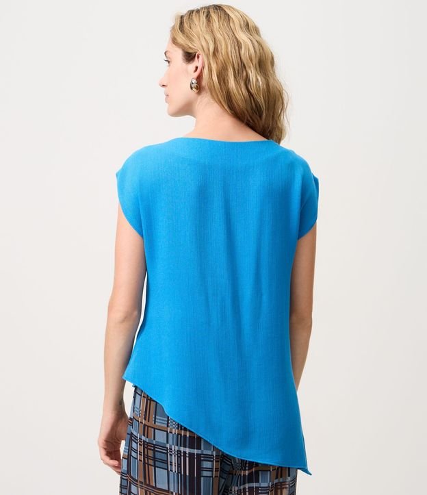 Blusa en Viscosa con Bajo Asimétrica 4