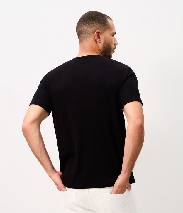 Remera Regular en Algodón Texturizada Henley con Botones 3