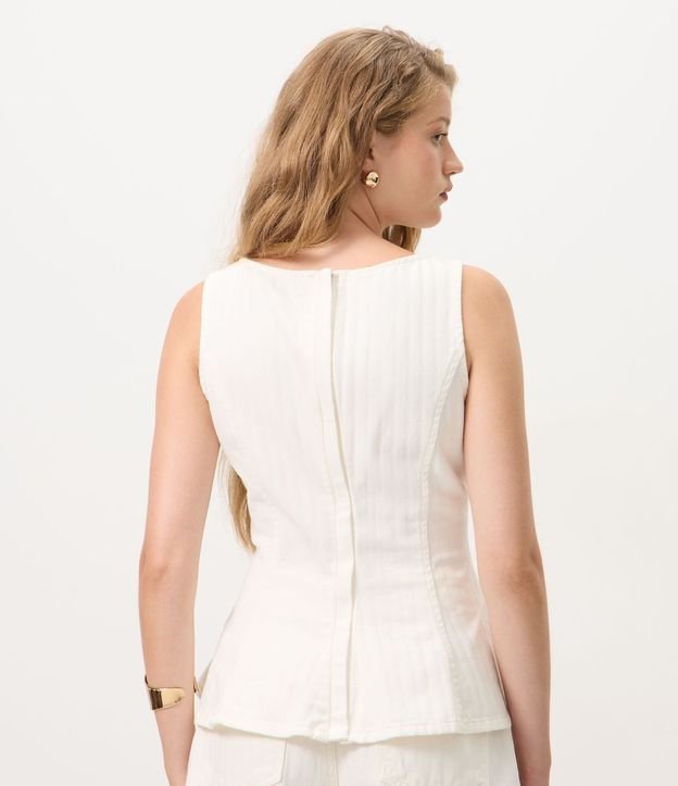 Blusa Peplum en Sarga con Escote Redondo 4