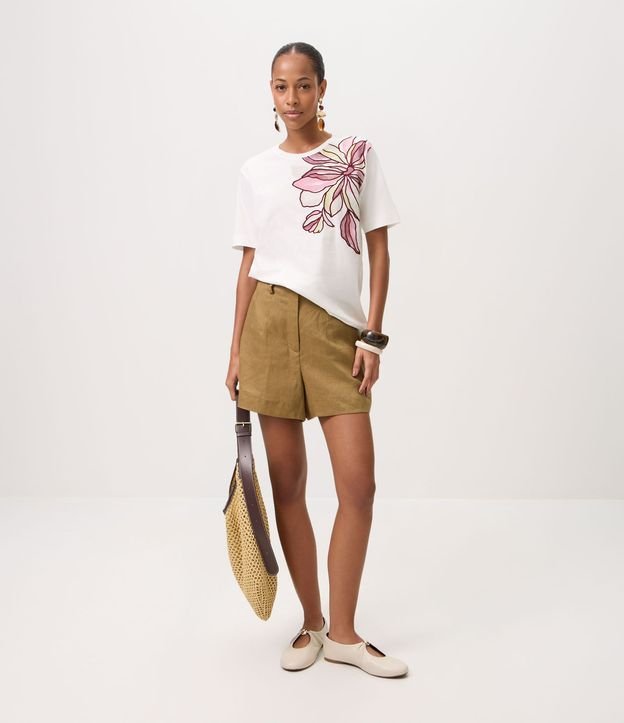 Blusa en Algodón con Bordado Floral Localizado 2