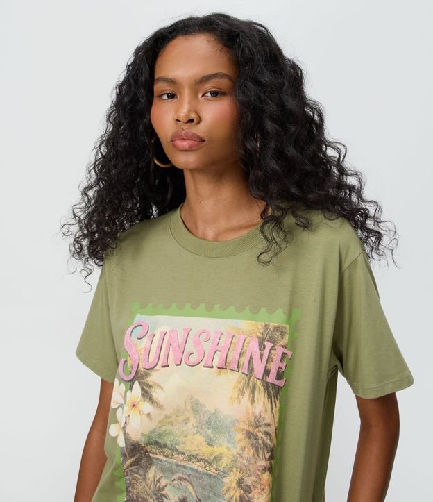 Remera Alargada en Algodón con Estampa Sunshine y Bajo Asimétrica 3