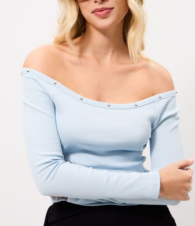 Blusa en Viscosa con Escote Hombro a Hombro y Piedras en el Escote 3