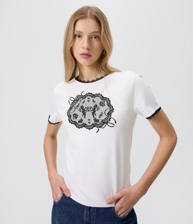 Blusa New T-Shirt en Algodón con Estampa de Angelitos en Punto Cruz