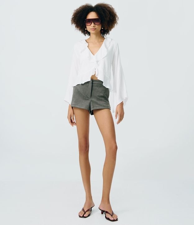 Blusa en Viscolino con Volaados Delanteros y Manga Murciélago 2