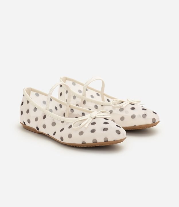 Zapatilla en Tela de Lunares con Punta Redonda y Lazo 4