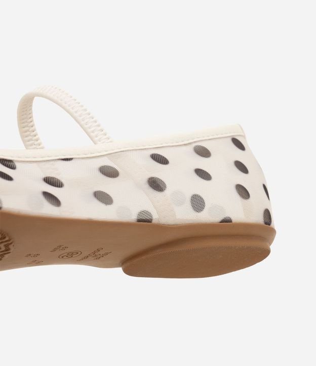 Zapatilla en Tela de Lunares con Punta Redonda y Lazo 6