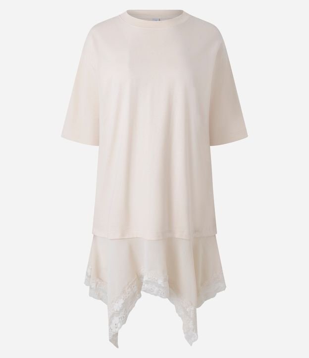 Remera Oversized con Bajo Asimétrico de Encaje