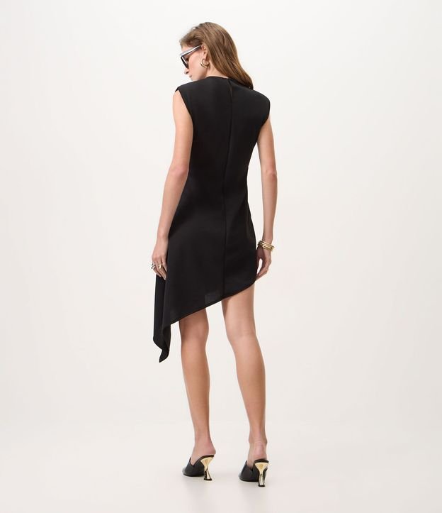 Vestido con Bajo Asimétrica 4