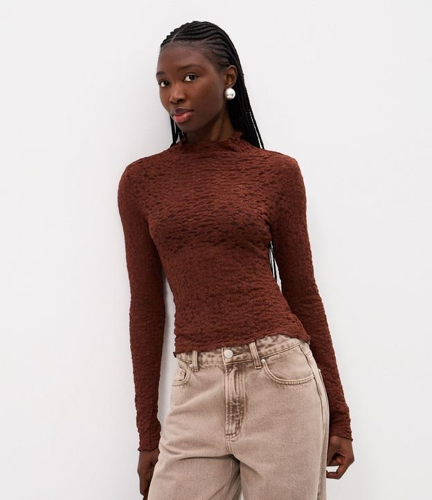 Blusa Segunda Piel en Encaje con Cuello Alto