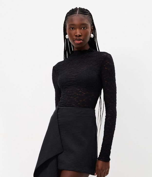 Blusa Segunda Piel en Encaje con Cuello Alto