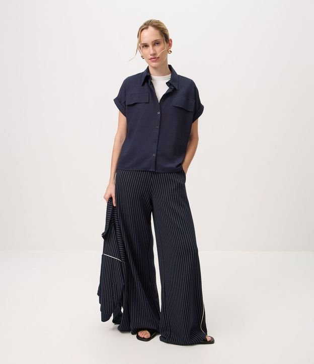 Blusa en Piquet Texturizada con Bolsillos Delanteros 2