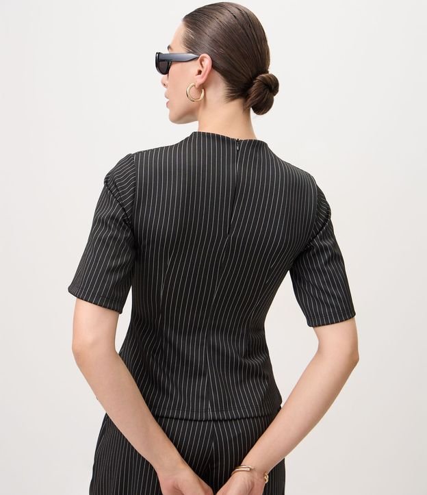 Blusa con Estampa Raya de Tiza y Recortes Estructurados 4