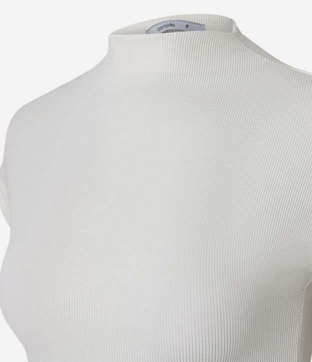 Blusa en Rib con Cuello Alto y Hombros Amplios 2