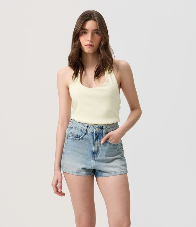 Short Jeans con detalle Lateral en Encaje Floral 1