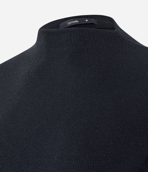 Blusa en Rib con Cuello Alto y Hombros Amplios 2
