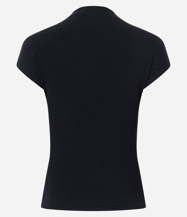 Blusa en Rib con Cuello Alto y Hombros Amplios 3