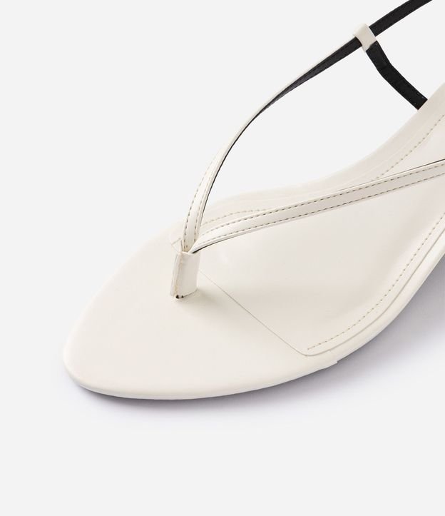 Sandalia de Dedo con Bico Hoja y Salto Kitten Heel 5