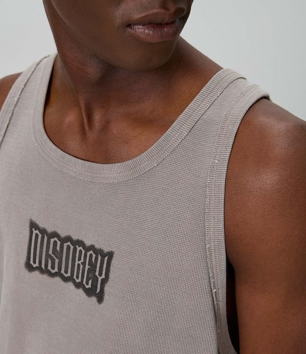 Musculosa Muscle en Algodón Waffle y Lettering Disobey 4