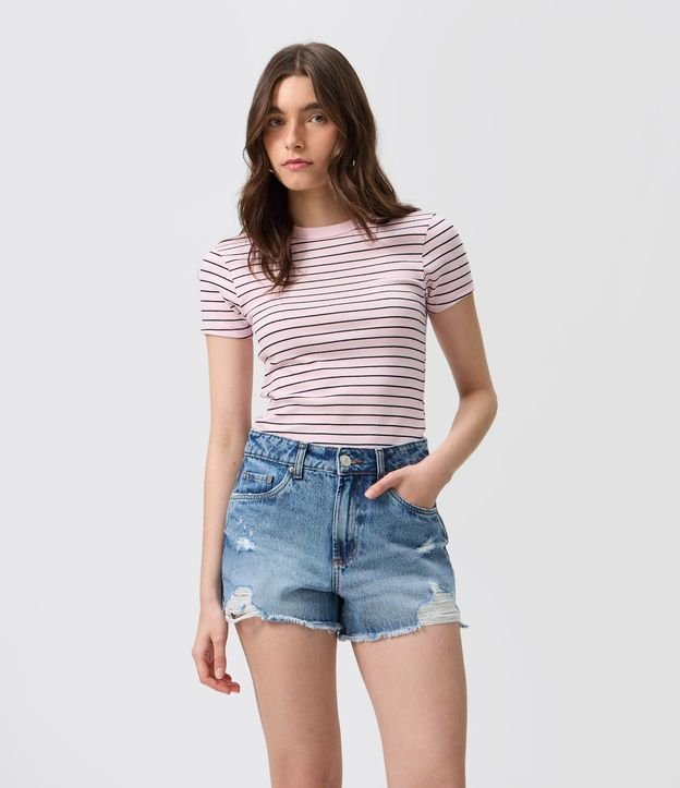 Short en Jeans con Terminación Deshilachada y Rotos 1