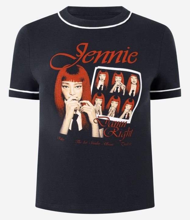 Remera con Estampado Jennie y Detalles Contrastante 5