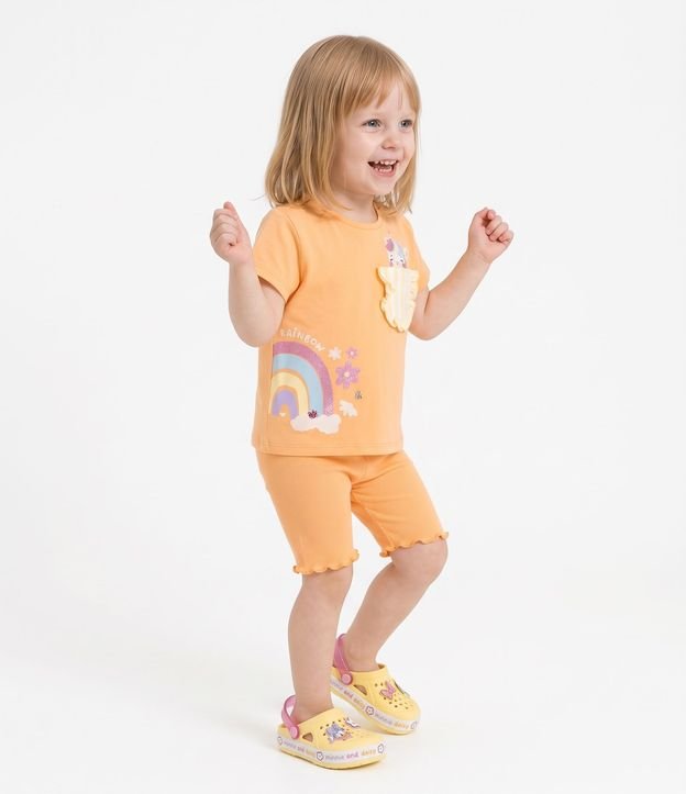 Short Infantil en Rib Ciclista  Con Bajo Ondulado y Volado en la Cintura - Talle 1 a 6 años 2