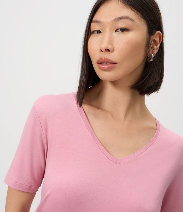 Blusa Básica en Viscosa con Escote V 3