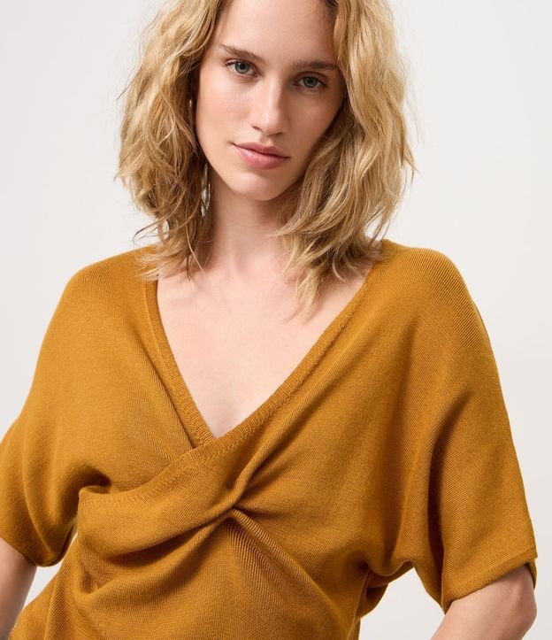 Blusa en Punto con Escote Traspasado 3