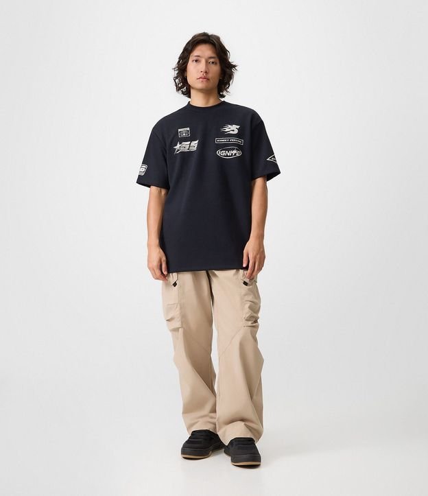 Remera Relaxed con Logotipos Localizados