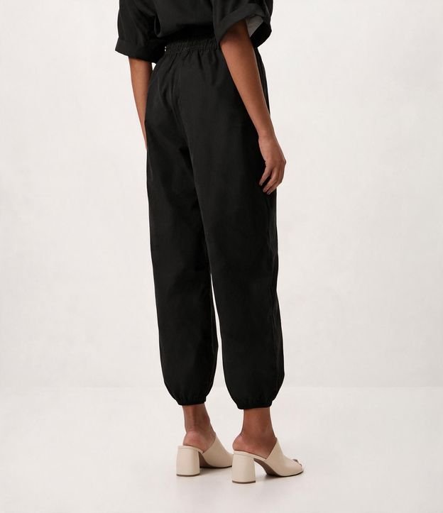 Pantalón Jogger con Bolsillos y Cintura Elástica 4