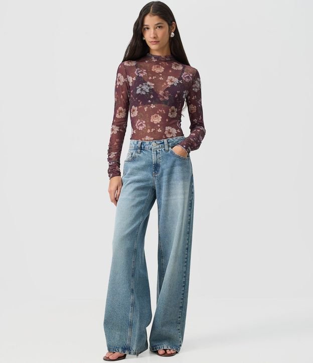 Blusa en Tule Floral con Transparencia y Fruncido en los Puños 2
