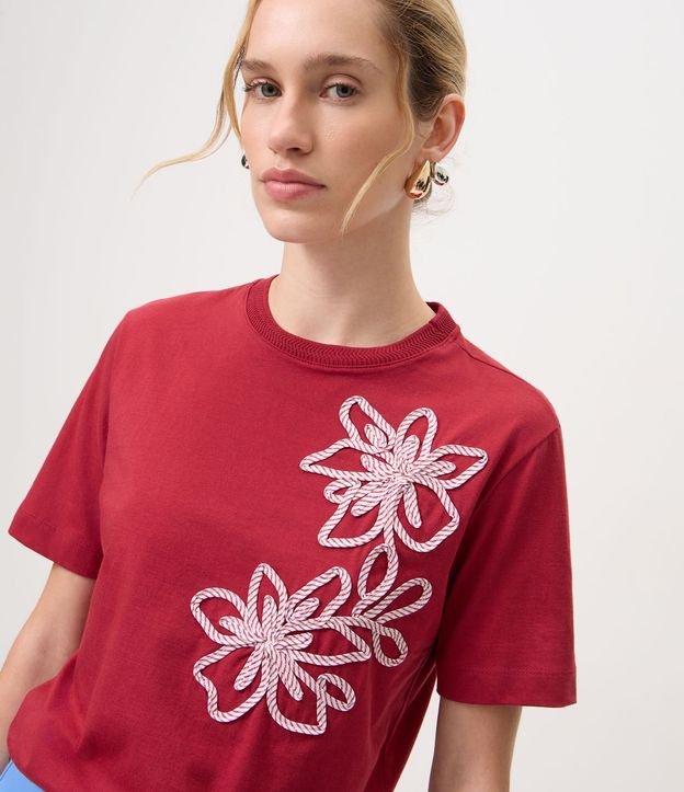 Blusa en Algodón con Bordado Floral Localizado 3